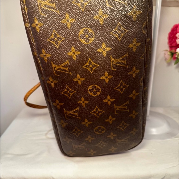 Louis Vuitton Brown Monogram Neverfull Tote - Picture 16 of 16
